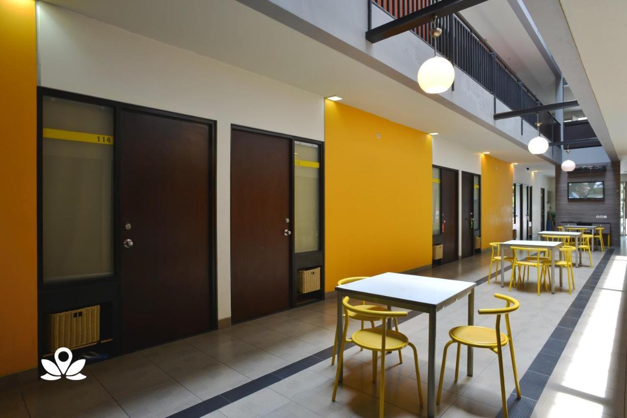 Zen Rooms Setiabudi Barat Jakarta Extérieur photo